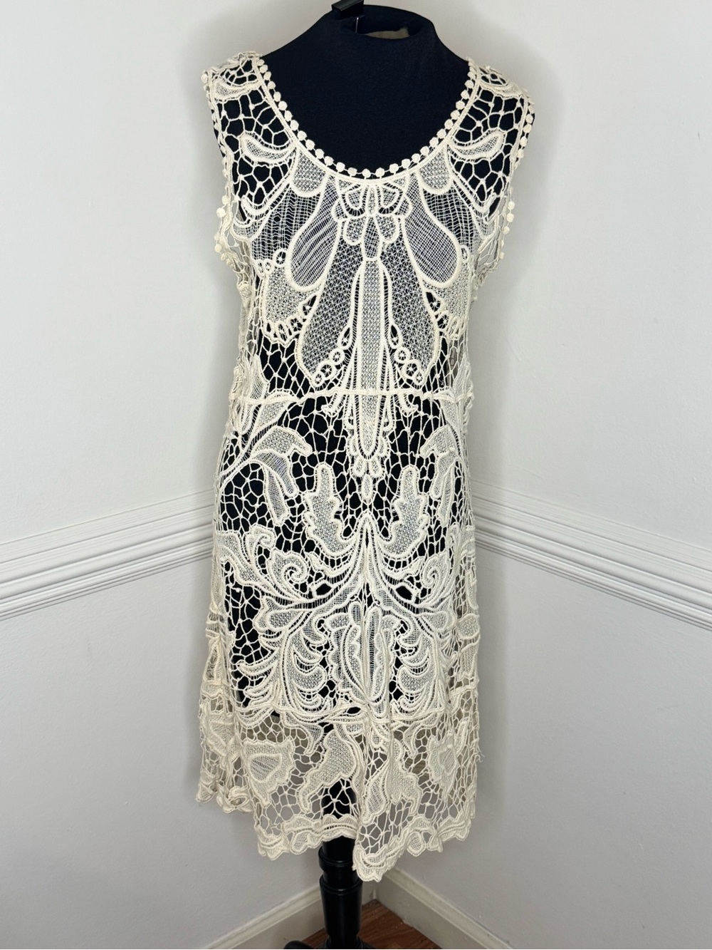Solitaire Cream Crochet Lace Tank